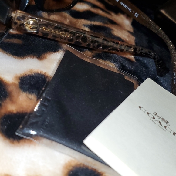 COACH SUNGLASSES - Picture 7 of 7